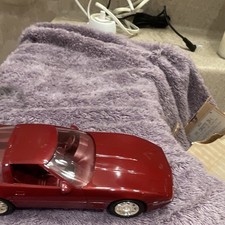 ERTL Chevrolet Corvette ZR-1 1991 1:18 Brilliant Red Metallic Model Car