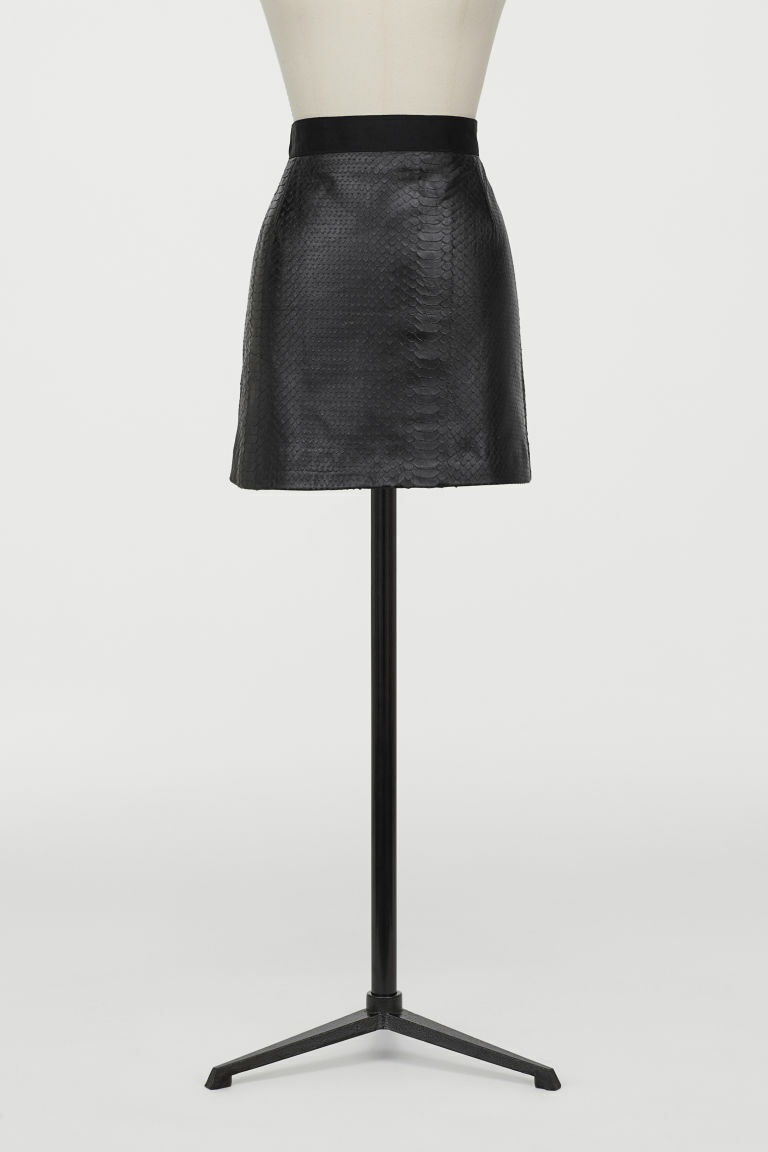 Overtreffen hel overeenkomst NWT GIAMBATTISTA VALLI x H&M Premium Leather Skirt Size 6 Black Mini - SOLD  OUT! | eBay