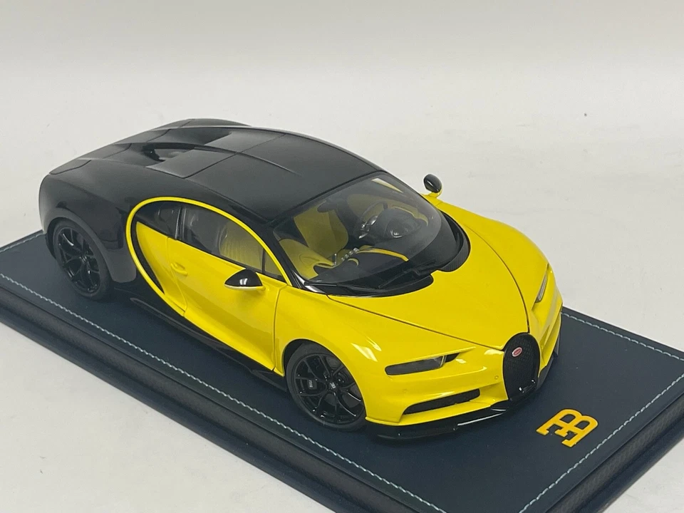 1/18 AutoArt Bugatti Chiron en Varita Amarilla Negro Base de Cuero Personalizada 70994 Foto 4 de 4