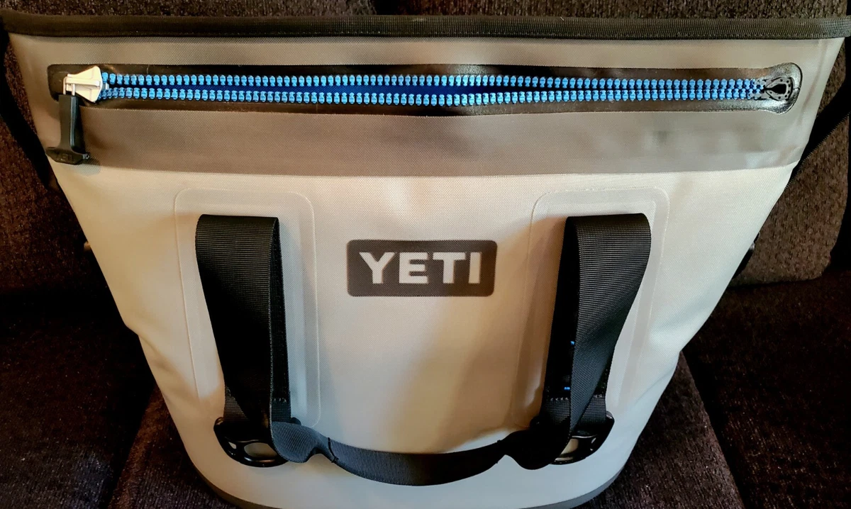 YETI Hopper 20 - 20 Quart Extreme Portable Soft Cooler