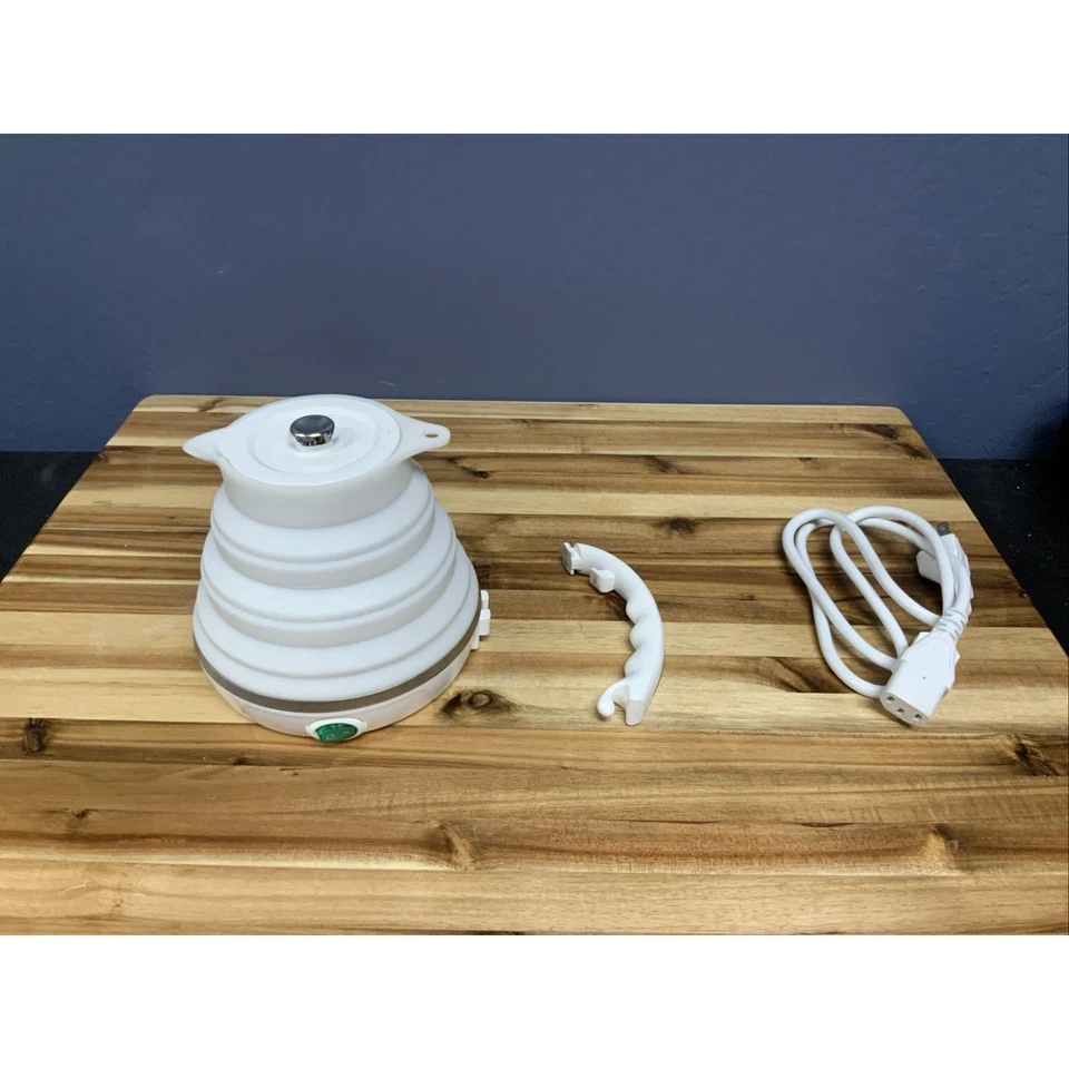 Chaleira elétrica dobrável Loutytuo 110V/220V 555ML com estojo de transporte com zíper em excelente estado usado - Imagem 3 de 4