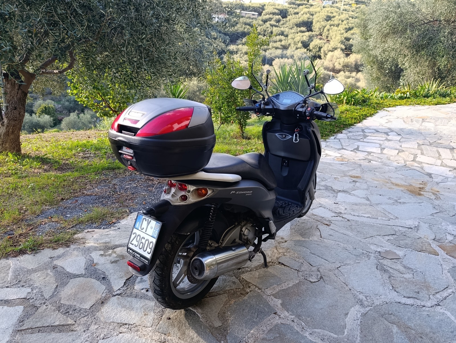 Ottimo, Mai Sinistrato Tutto Originale foto 5