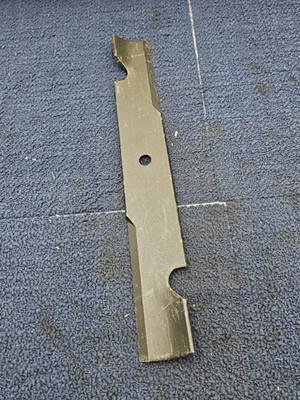(QTY 6) 105-7781: 18'' Hi Flow Replacement Mower Blade 5/8'' Center Hole Fits Toro