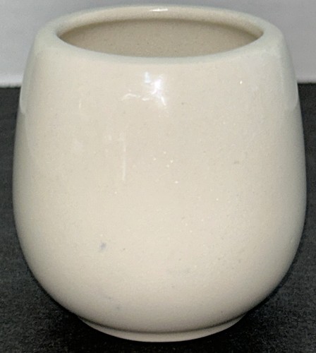 Pine Ridge Art Pottery Hand Made Cream/Blue Small Vase/Holder Strawberries - Picture 3 of 7