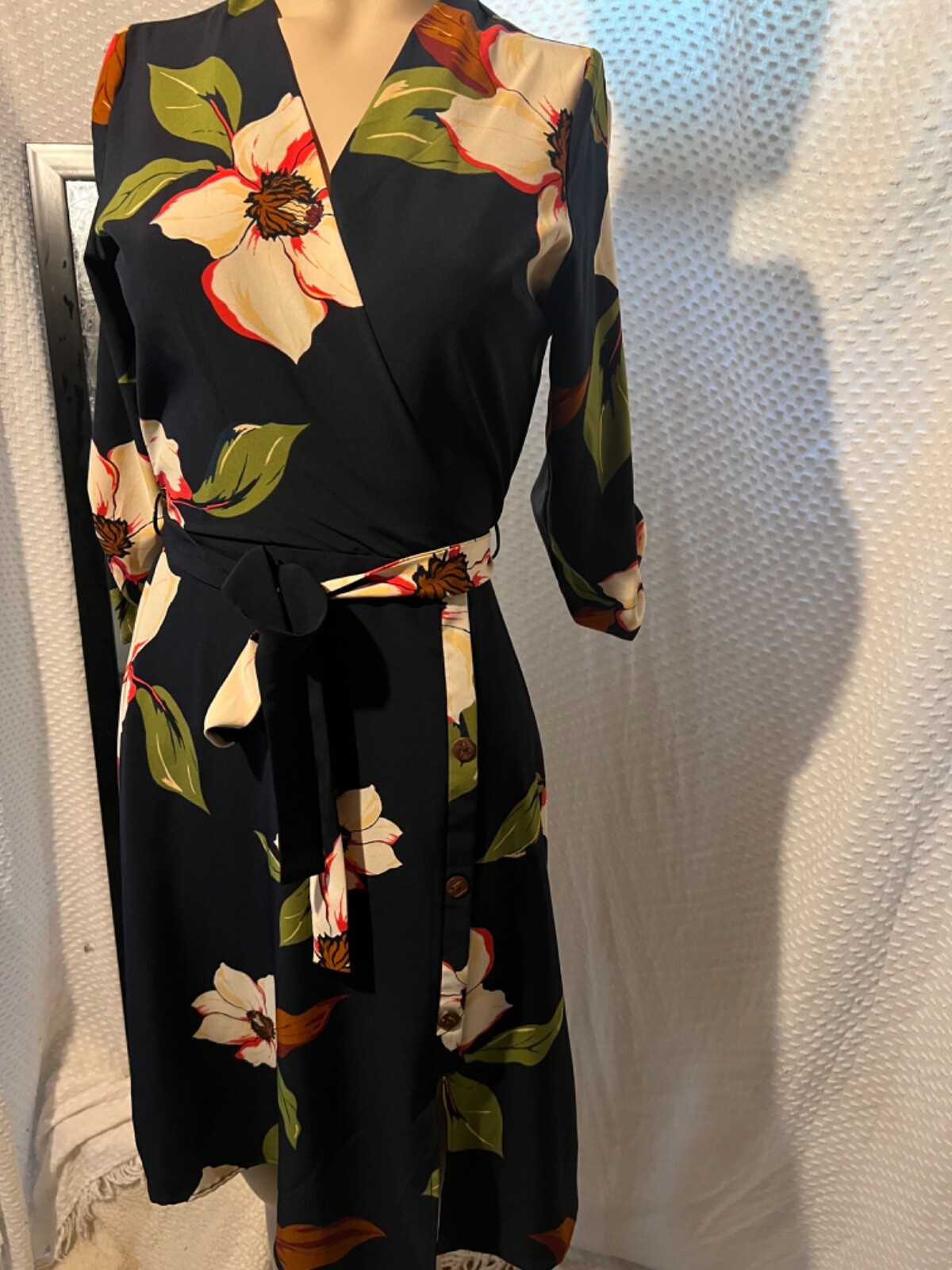 monteau dress Black Ruffle By Los Angeles. Womens Size Medium 74911 CONDITION Monteau los angeles size -