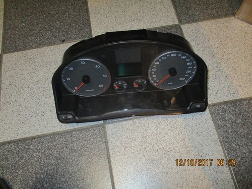 VW Golf 5 TDI Tacho Kombiinstrument 1K0920863B mit  230 Tkm