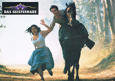 AF Das Geisterhaus (Winona Ryder)