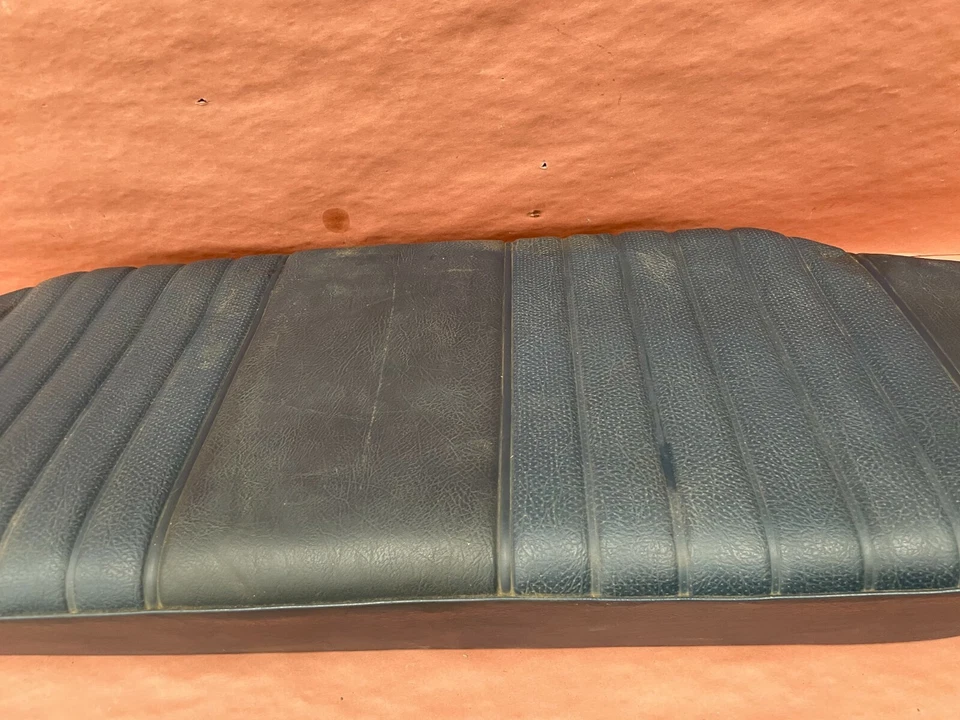 后底蓝色座椅梅赛德斯 280SE W108 W109 (1965 - 1973) — 第 4/4 张图片