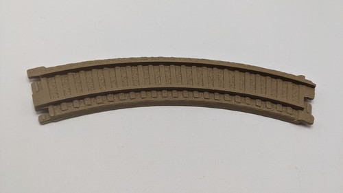 1983 Hot Wheels Curved Train Track Sto & Go Railroad Freight Yard Replacement  - Picture 2 of 3
