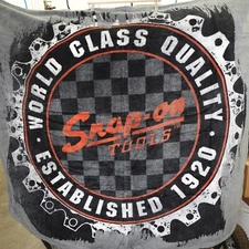 Snap On Velura World Class Quality  Blanket New Item 40079