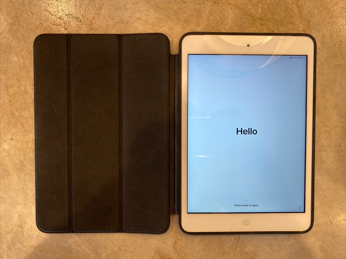 Apple iPad Mini 2 32gb Wifi Cellular - White w/ Leather Case