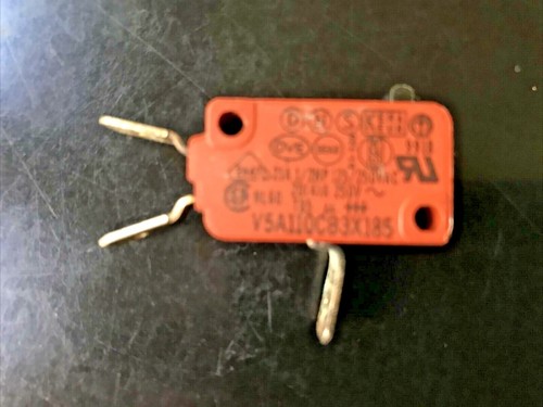 Mikroschalter BOSCH 00069796 dreipolig an Heizelement Geschirrspüler