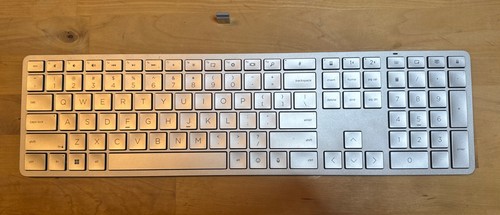 HP 975 Dual-Mode Wireless Keyboard 3Z729AA#ABA WITH DONGLE - Picture 1 of 2