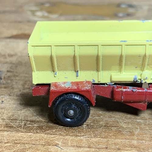VINTAGE MATCHBOX LESNEY No.70 FORD GRIT SPREADER IN ORIGINAL TATTY BOX - Picture 7 of 17