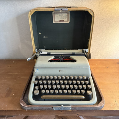 1955 Everest K2 Typewriter with Original Case And Brush Made In Italy