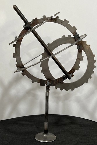 Abstract Brutalist Metal Sculpture - Picture 5 of 10