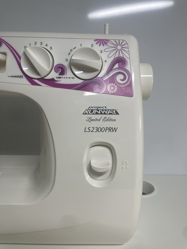 Brother Project Runway Limited Edition Sewing Machine LS2300PRW. Tested working! - Picture 5 of 12