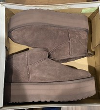 Uggs Women s boots Size-8 Excellent Condition