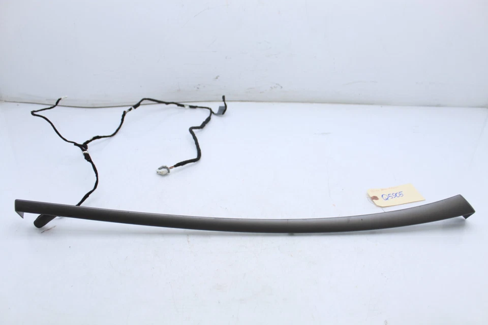 02-08 宝马 745I 760LI 后左驱动侧门 LED 灯模塑装饰 Q5905 — 第 2/4 张图片