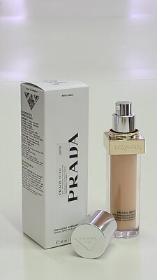 ファンデーション PRADA AUGMENTED SKIN LN10 12g LW10 - LIGHT WARM Prada Reveal Skin optimizing foundation