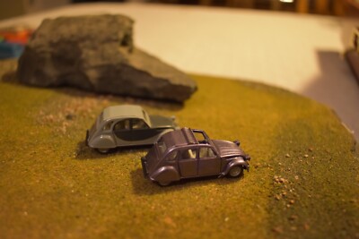 Modèle Réduit CITROËN 2CV6 En 1:87 Par HERPA – Rouge Et Beige, échelle HO, Neuf