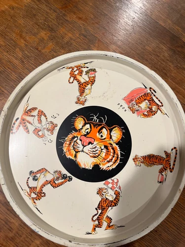 Vintage 1960s Esso Exxon Gas Tiger In Your Tank Tin Metal Serving Tray