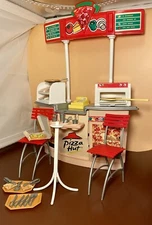 2001/2002  Mattel Barbie Pizza Hut Restaurant Play Set  #88922