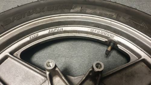 HONDA VFR 750 F RC 24 /1 1985-1987 VORDERRAD RAD FELGE VORNE MT 2.50 X 16 - Picture 2 of 12