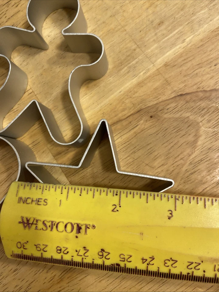 Juego de cortador de galletas de metal surtido de 3 unidades - estrella, corazón, hombre de pan de jengibre Foto 4 de 4