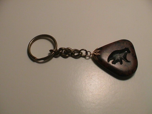 WOLF WITH ROCK STONE FOB BADGE METAL AUTOMOBILE KEY TAG WITH RING