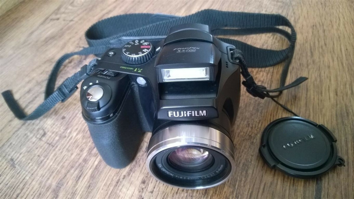 デジタルカメラ FUJIFILM FinePix S5700 DIGTAL CAMERA Fujifilm FinePix S5700: Digital Photography Review