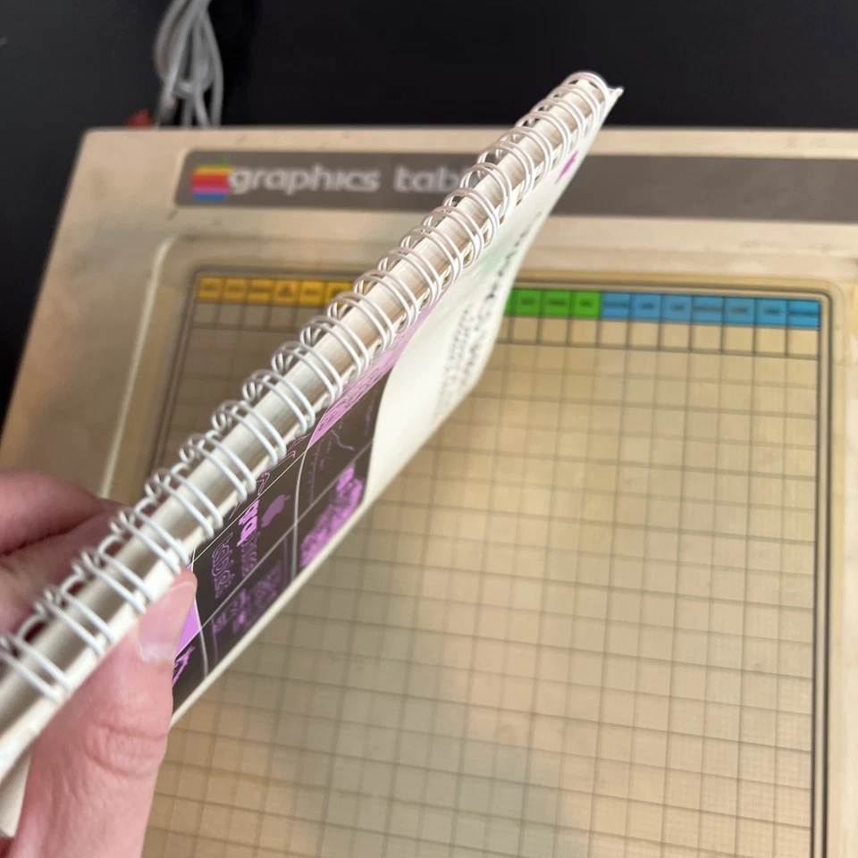 Apple Graphics Tablet A2M0029- untested  - Image 3 of 4