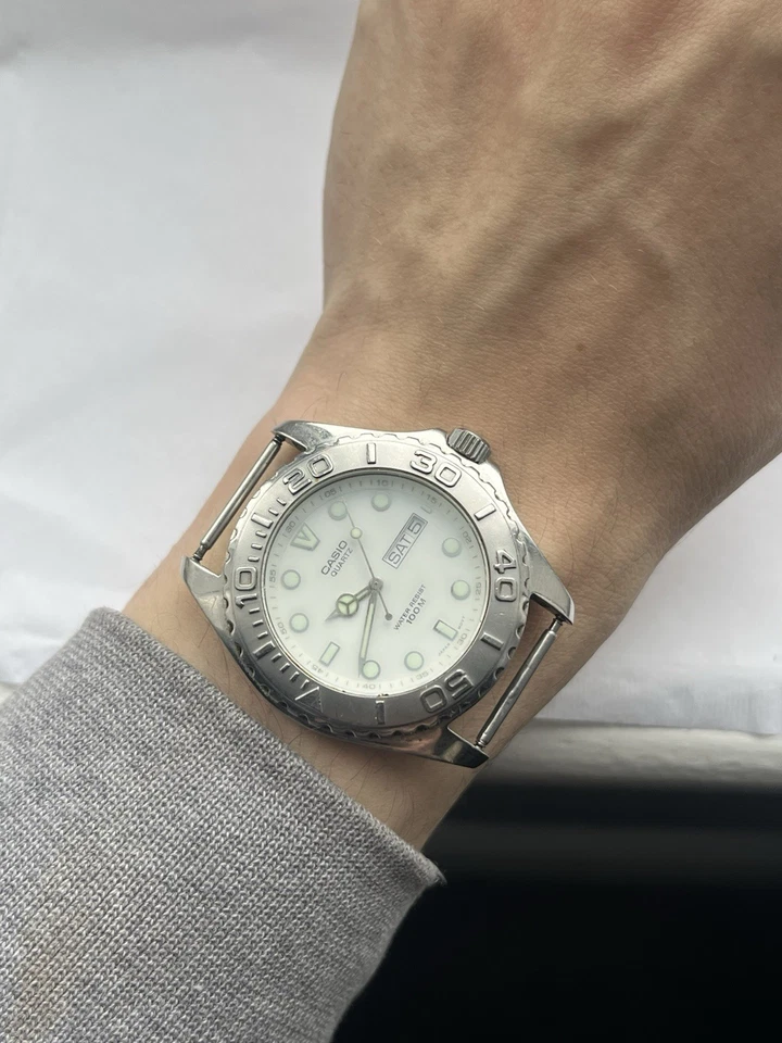 Casio Hombre Buzo Día Fecha 100M Vintage Plateado Acero Inoxidable Analógico MTD-1024 Foto 3 de 4