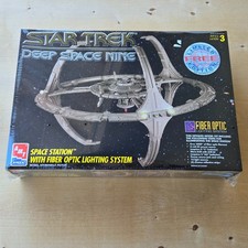 Star Trek Deep Space Nine AMT Space Station w...