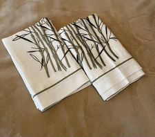 LAURA HILL SET OF 2 WHITE PILLOW SHAM 24×30 EMBROIDERED BAMBOO MOTIF INDIA