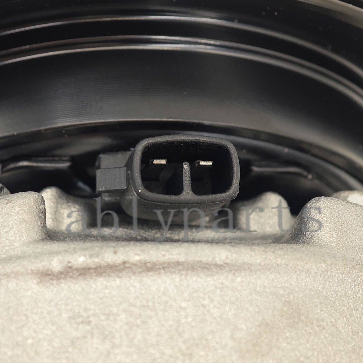 Aston Martin V8 Vantage 2004-2015 Compressor with bracket