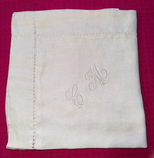 Ancienne taie d'oreiller en  coton brodé monogrammes CM  , réf T7
