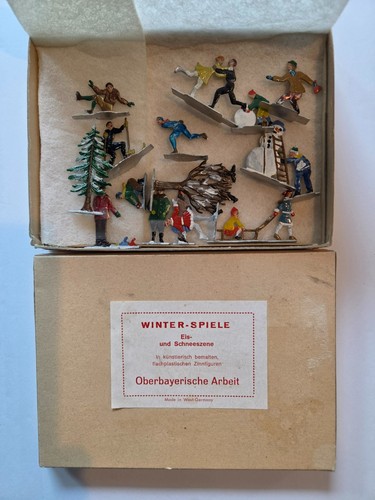 Vintage Hans Heinrichsen German Lead Figurines -Winter Skating Scene with box