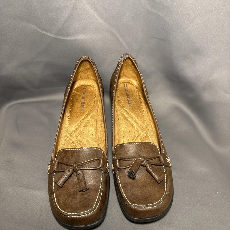Naturalizer Brown Tassel Loafers With Heel Size 8.5M US - Image 3 of 4
