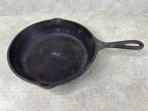 Vintage Lodge USA 5SK Cast Iron Skillet Frying Pan 8 Inch Double Spouts