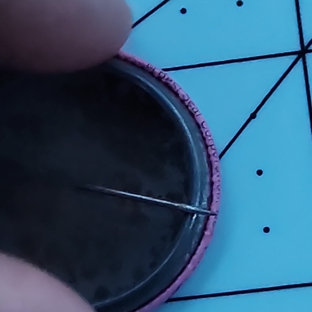 1972 Vintage Pin Button Pinback Frog Kiss Me Pink 1.25" Round Metal