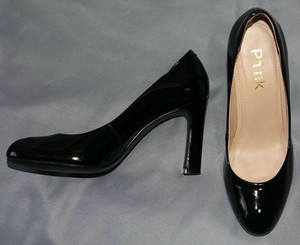 black court shoes round toe