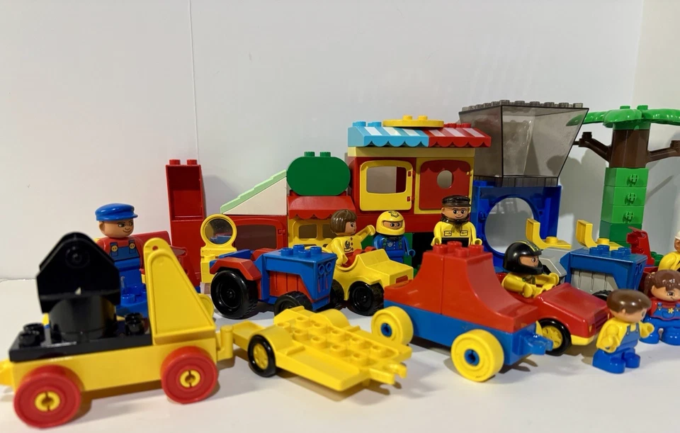 Enorme Lote Mixto Lego Duplo Town Vehículos Figuras Puertas Ventanas Remolque De Colección Foto 3 de 4