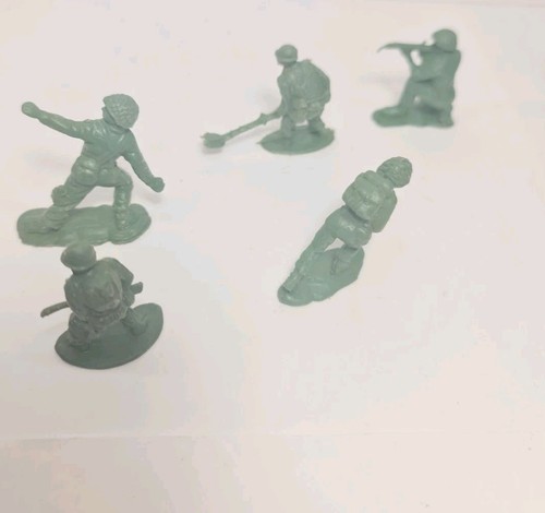 19x Vintage Various Solid Plastic Toy Soldiers - Picture 9 of 15