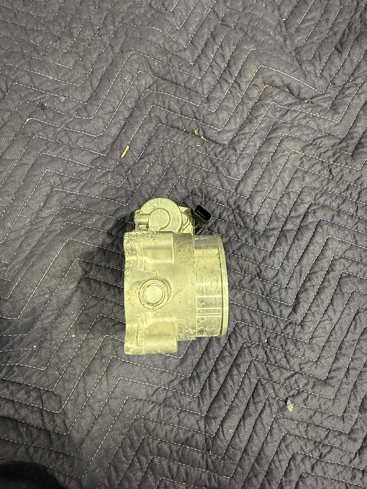 福特野马油门车身 5.0L 原始设备制造商 (BR3E9F991AB)(2011-2014)⭐⭐ — 第 2/3 张图片