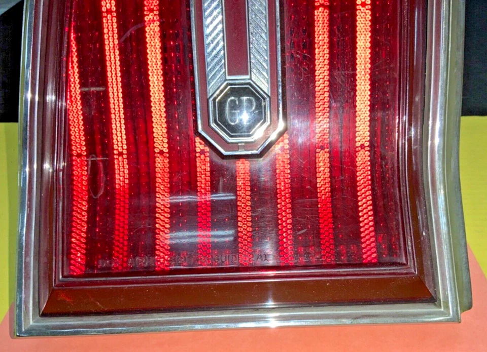 De colección 1981-87 Pontiac Grand Prix G-Body R&L Luces traseras - COMO ESTÁN - NO PROBADAS Lote 2 Foto 4 de 4