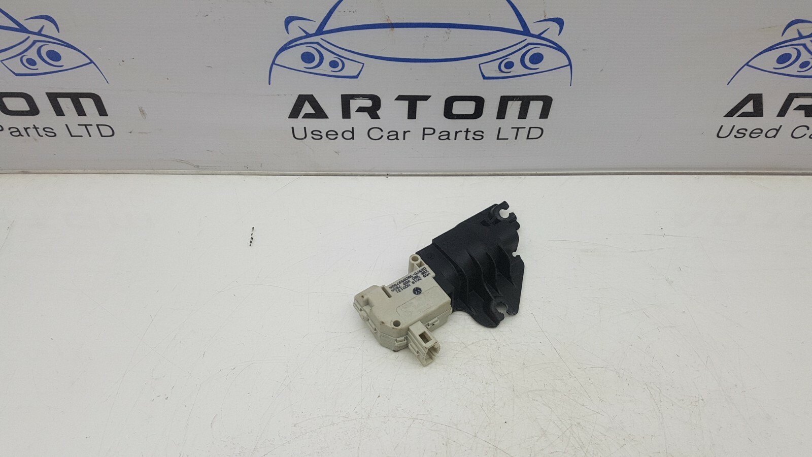 AUDI A6 C6 FUEL FLAP SOLENOID ACTUATOR MOTOR 3B0959782A / 3B0 959 782 A