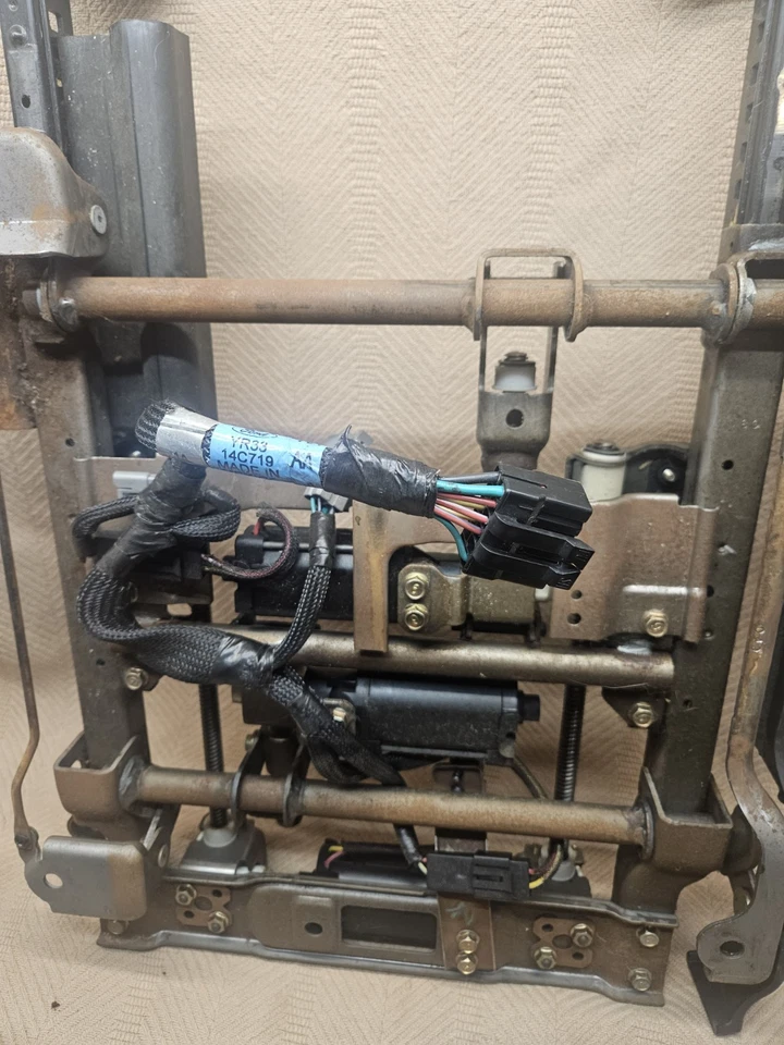 1999-2004 ford mustang LH drivers front power seat track assembly OEM Tested - Image 2 of 4