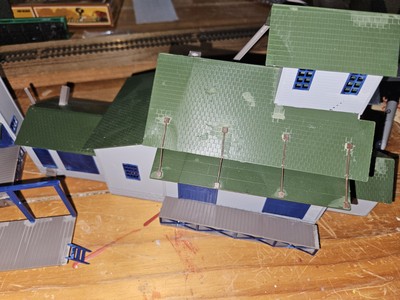 HO SCALE GRAIN MANUFACTURING PLANT, SOLD AS PICTURED SEE PHOTOS