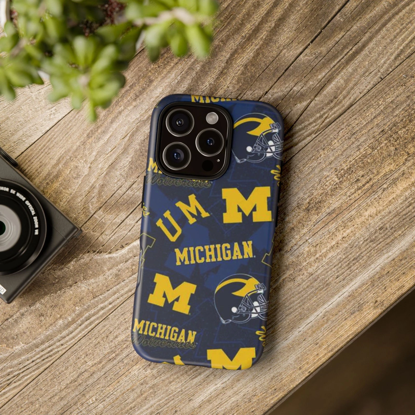 Michigan Wolverines Apple iPhone Cases